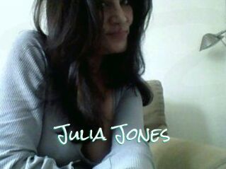 Julia_Jones