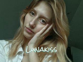Lunakiss