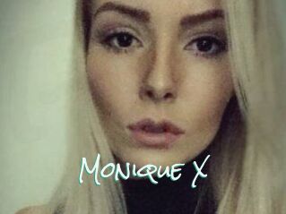 Monique_X
